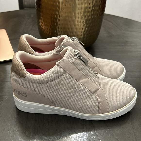 Ryka Vibe Women's Sport Casual Short Boot - Picture 5 of 8